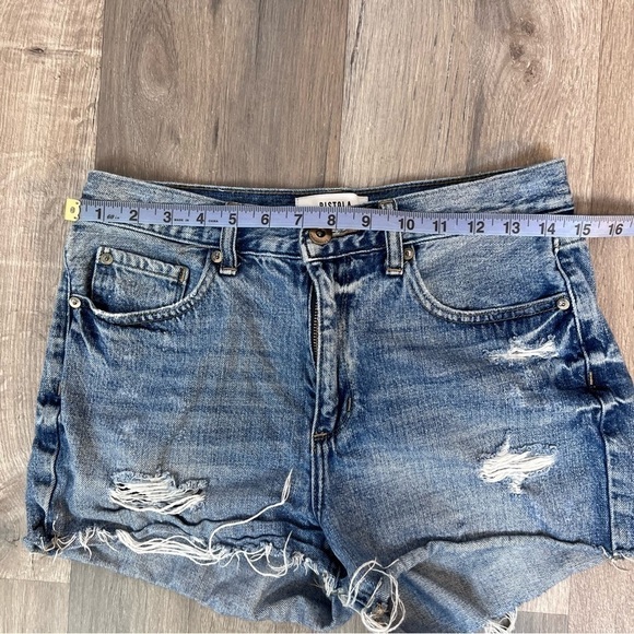 ❄️ PISTOLA Ale Frayed Hem Distressed Denim Shorts - Picture 10 of 10